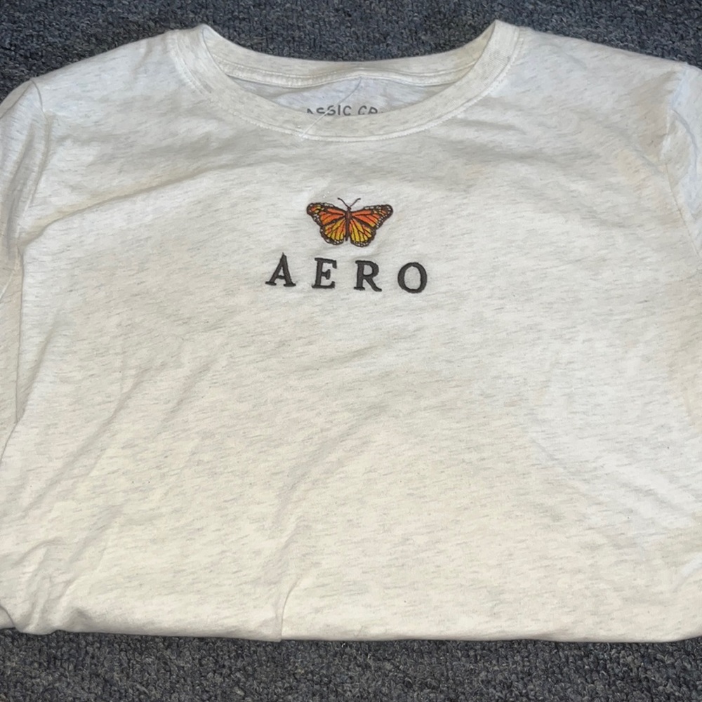 Plan aero shirt with cute butterfly